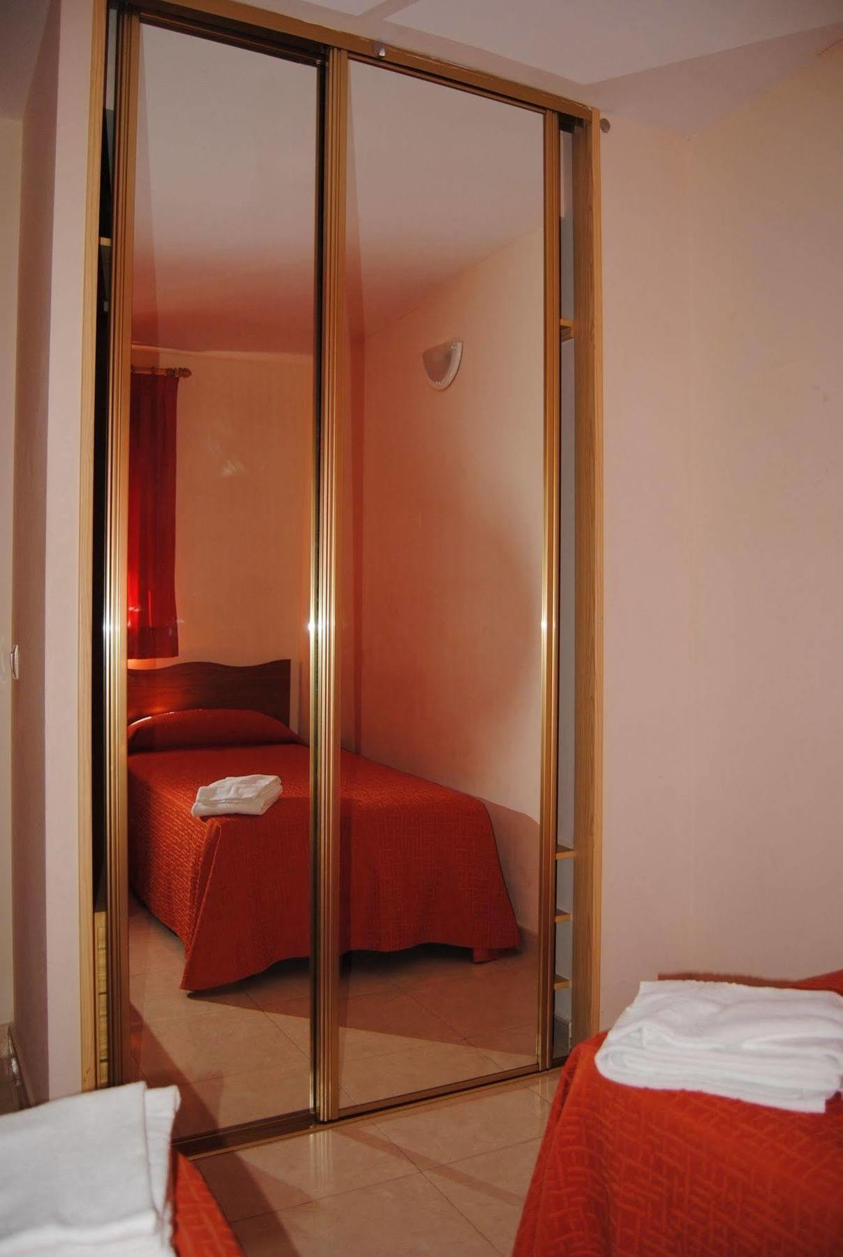 Apartamentos Marblau Peredamar-Julio Y Agosto Solo Familias غانديا المظهر الخارجي الصورة