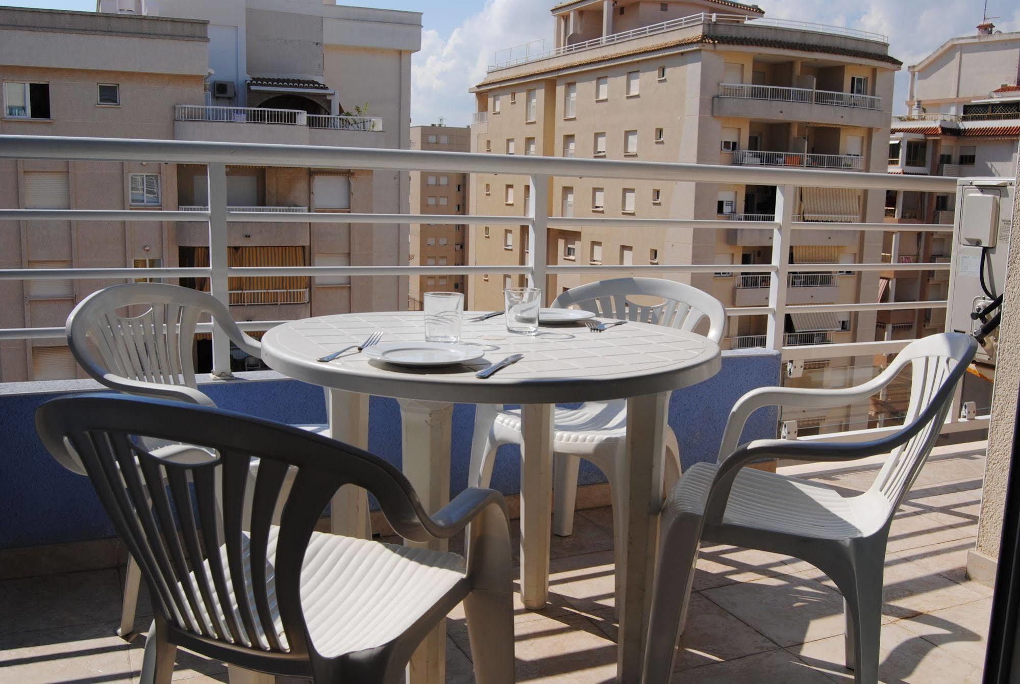 Apartamentos Marblau Peredamar-Julio Y Agosto Solo Familias غانديا المظهر الخارجي الصورة
